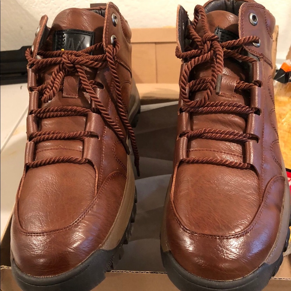New Mens Shoes Size 10.5 Brown Still In Box